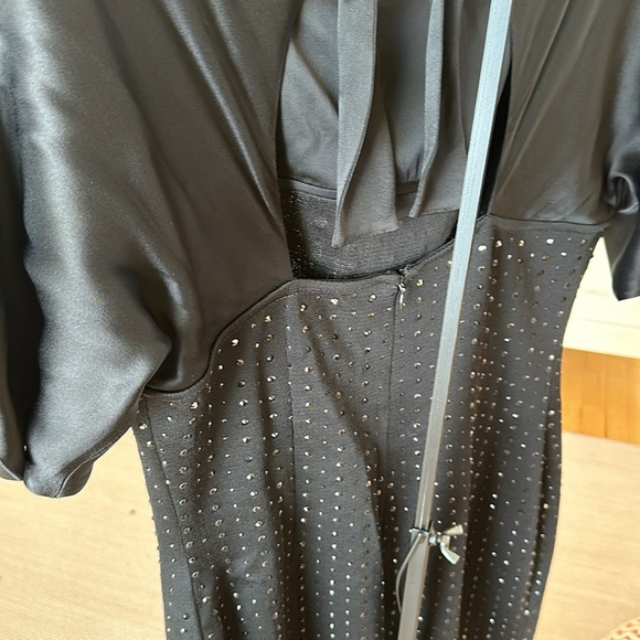 St. John very beautiful dress - Picture 5 of 8